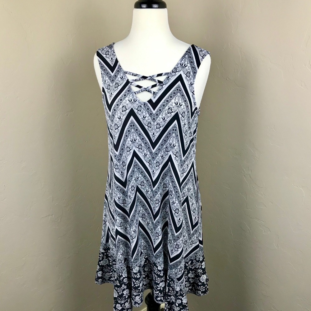 Three Pink Hearts Mixed Print Ruffle Mini Dress - Picture 7 of 8